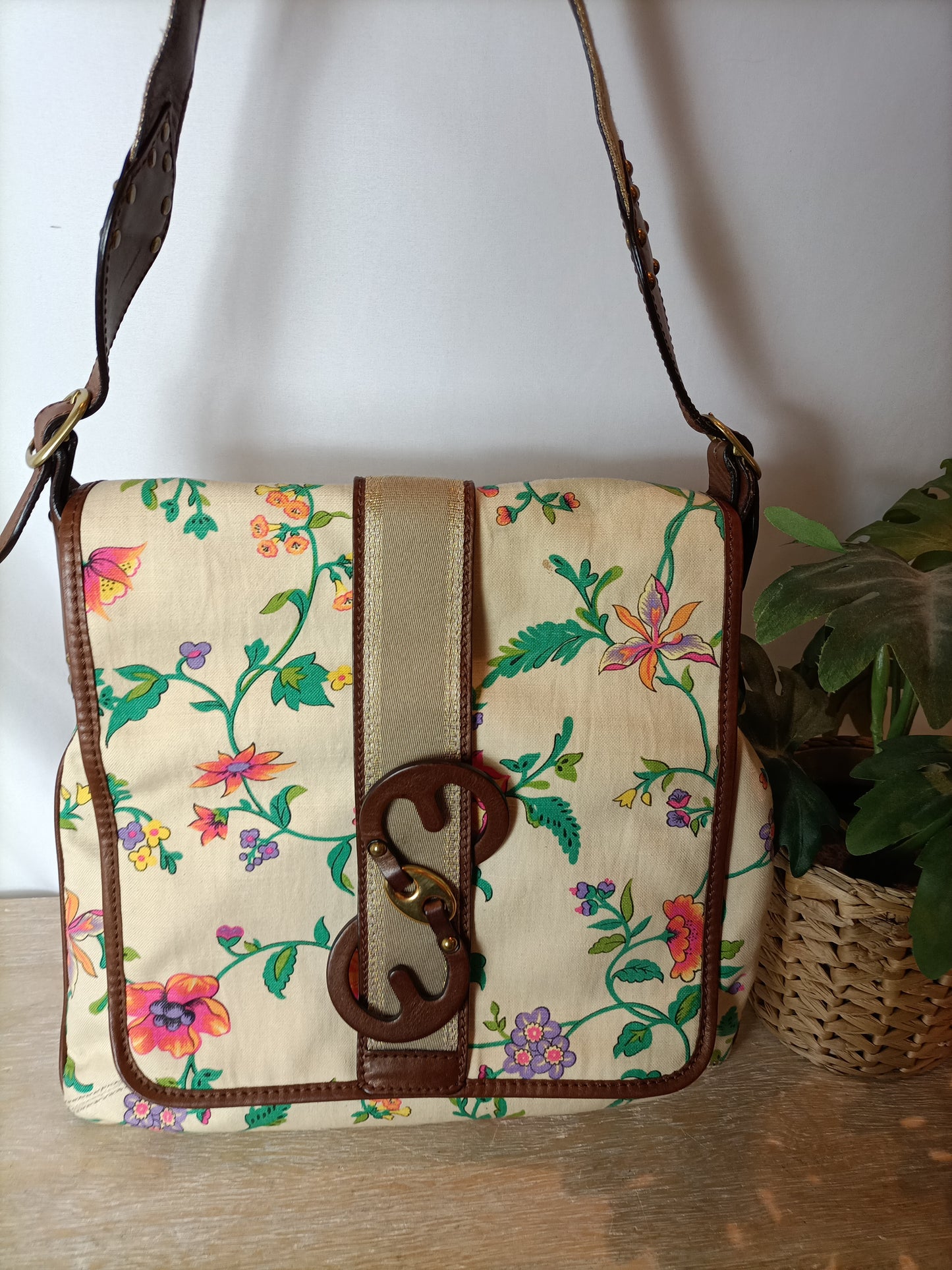 ESCADA SPORT. Bolso beige flores (tara)