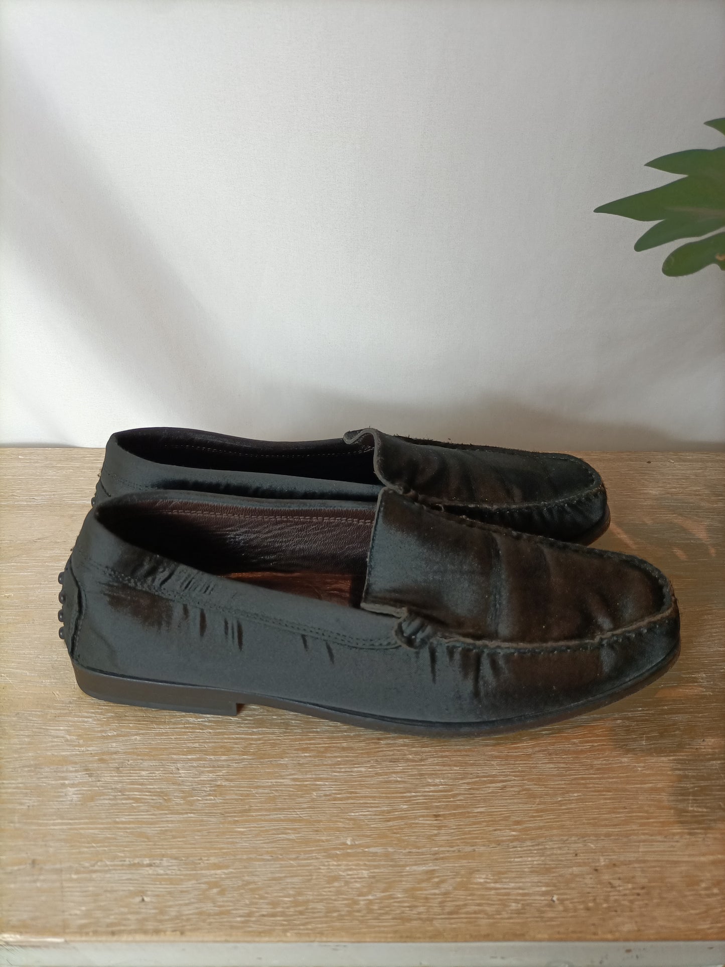 TOD´S. Mocasines negros tela. T 36.5