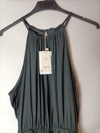 BERSHKA. vestido corto negro T.m