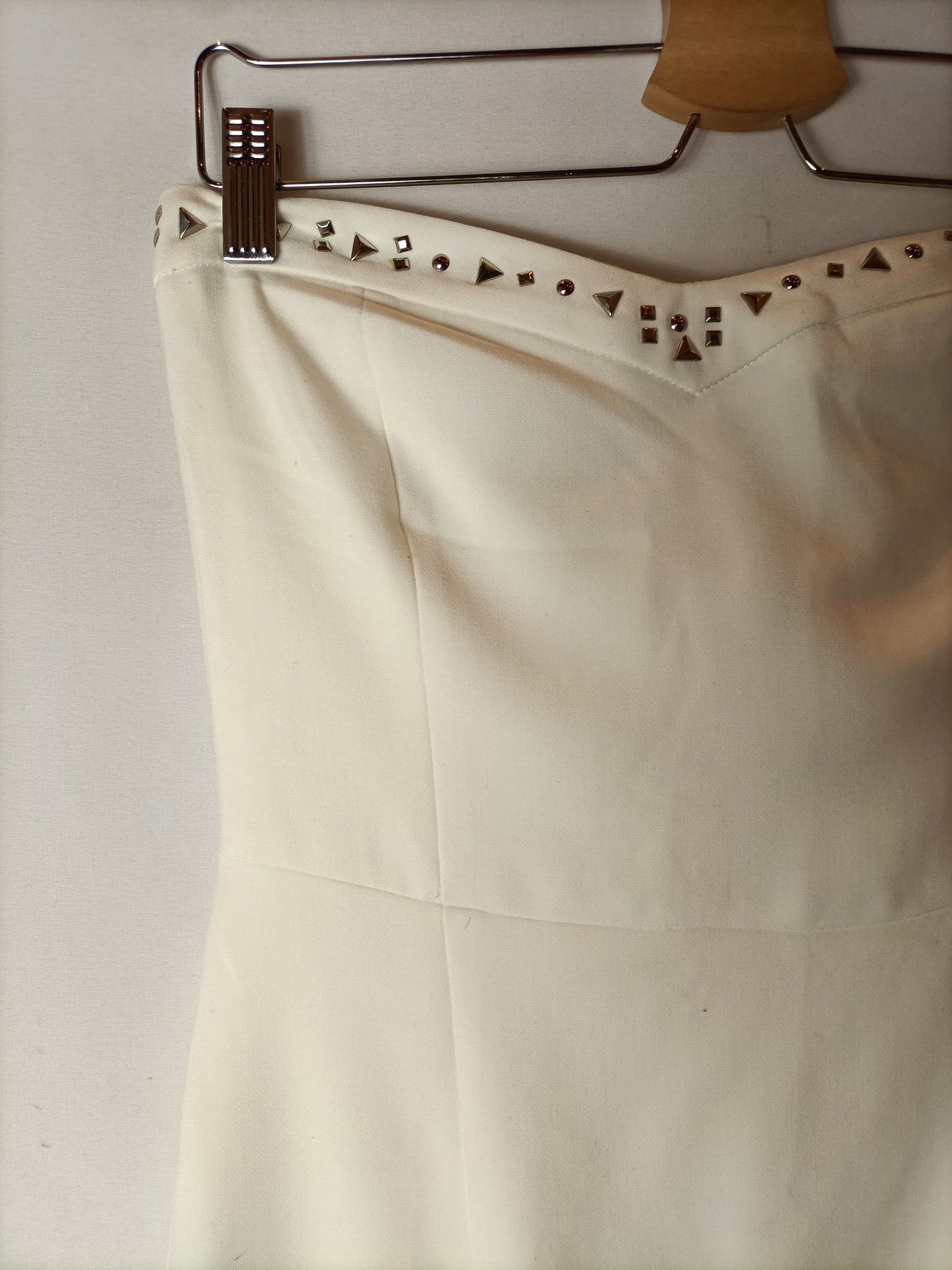 ZARA. Vestido blanco tachuelas T.l