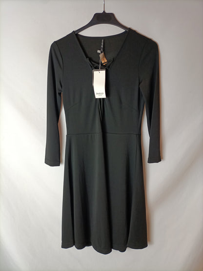 STRADIVARIUS. Vestido negro cuerda T.s