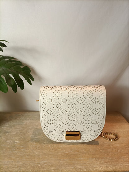 LOLA CRUZ. Bolso blanco troquelado