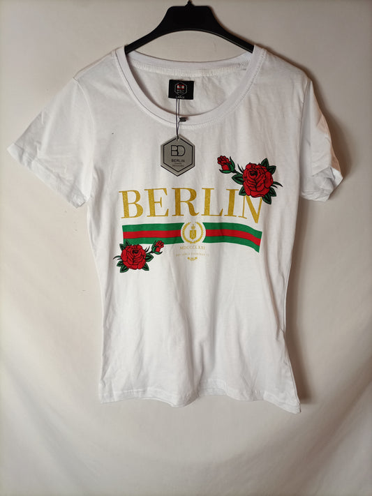 BERLIN DESINGS. Camiseta blanca letras. T L