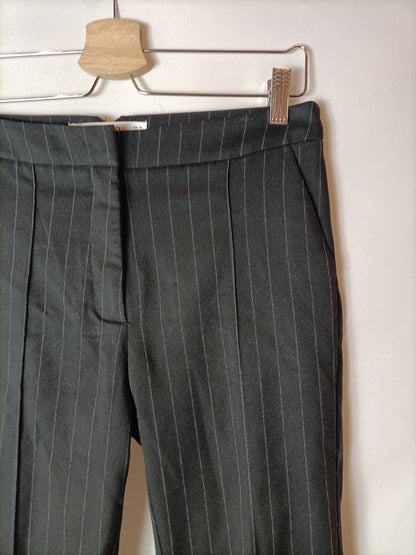 MANGO. Pantalón negro raya diplomática. T 38