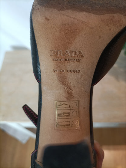 PRADA. Sandalias negras hebilla. T 36,5