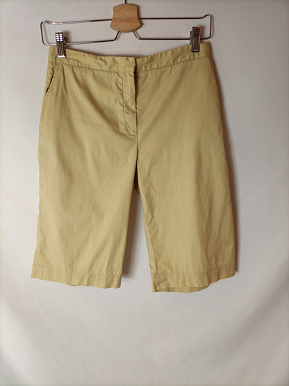 MASSIMO DUTTI. Bermuda entallada beige T.38(36)