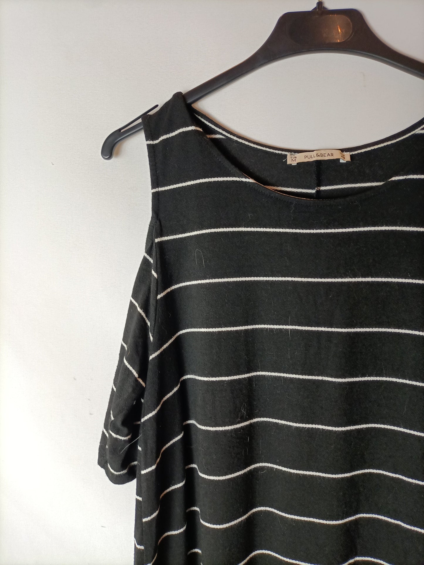 PULL&BEAR. Vestido negro rayas T.m