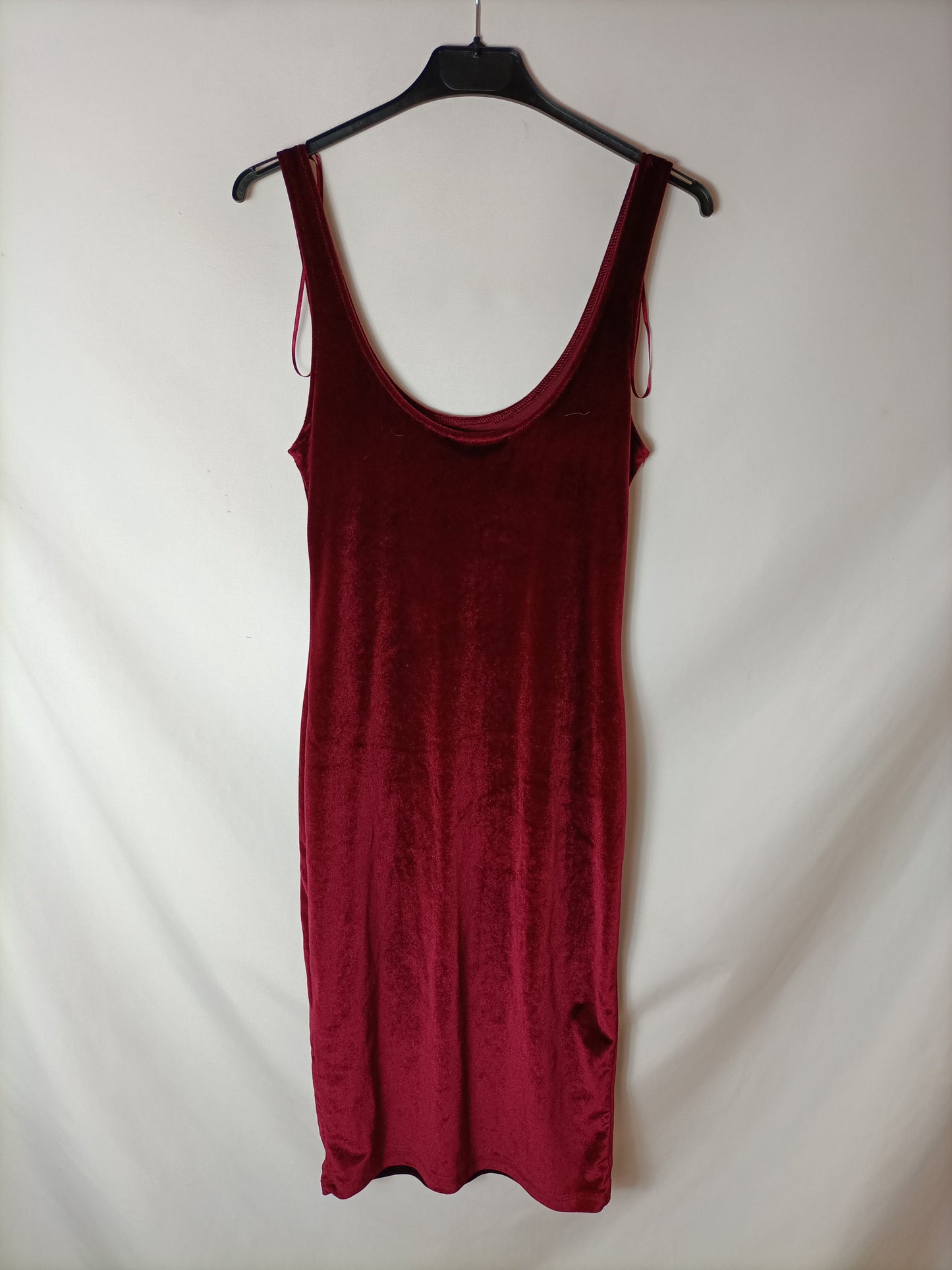 PULL&BEAR. Vestido burdeos terciopelo T.l