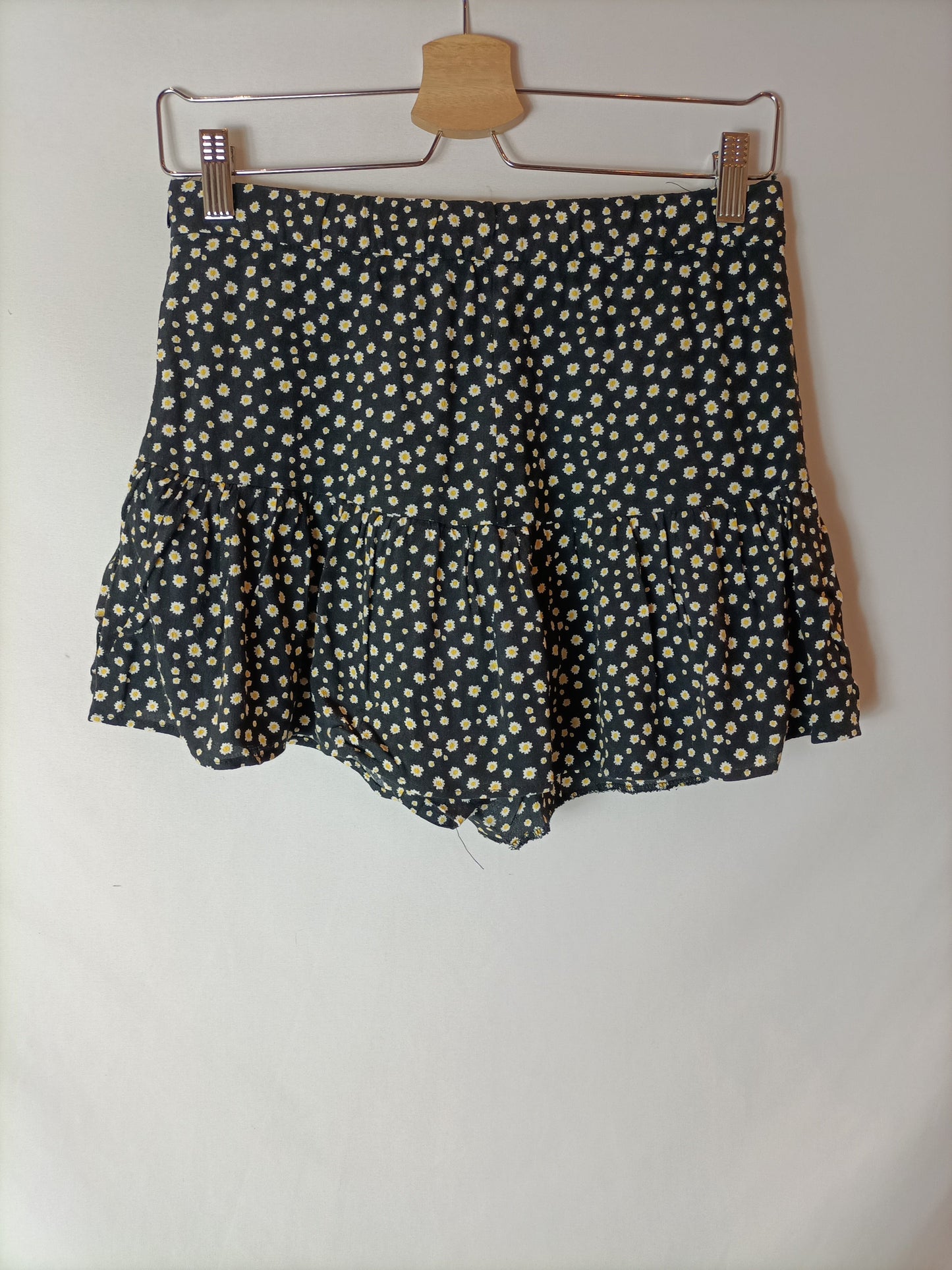 ZARA. Falda/pantalón negro flores T.m