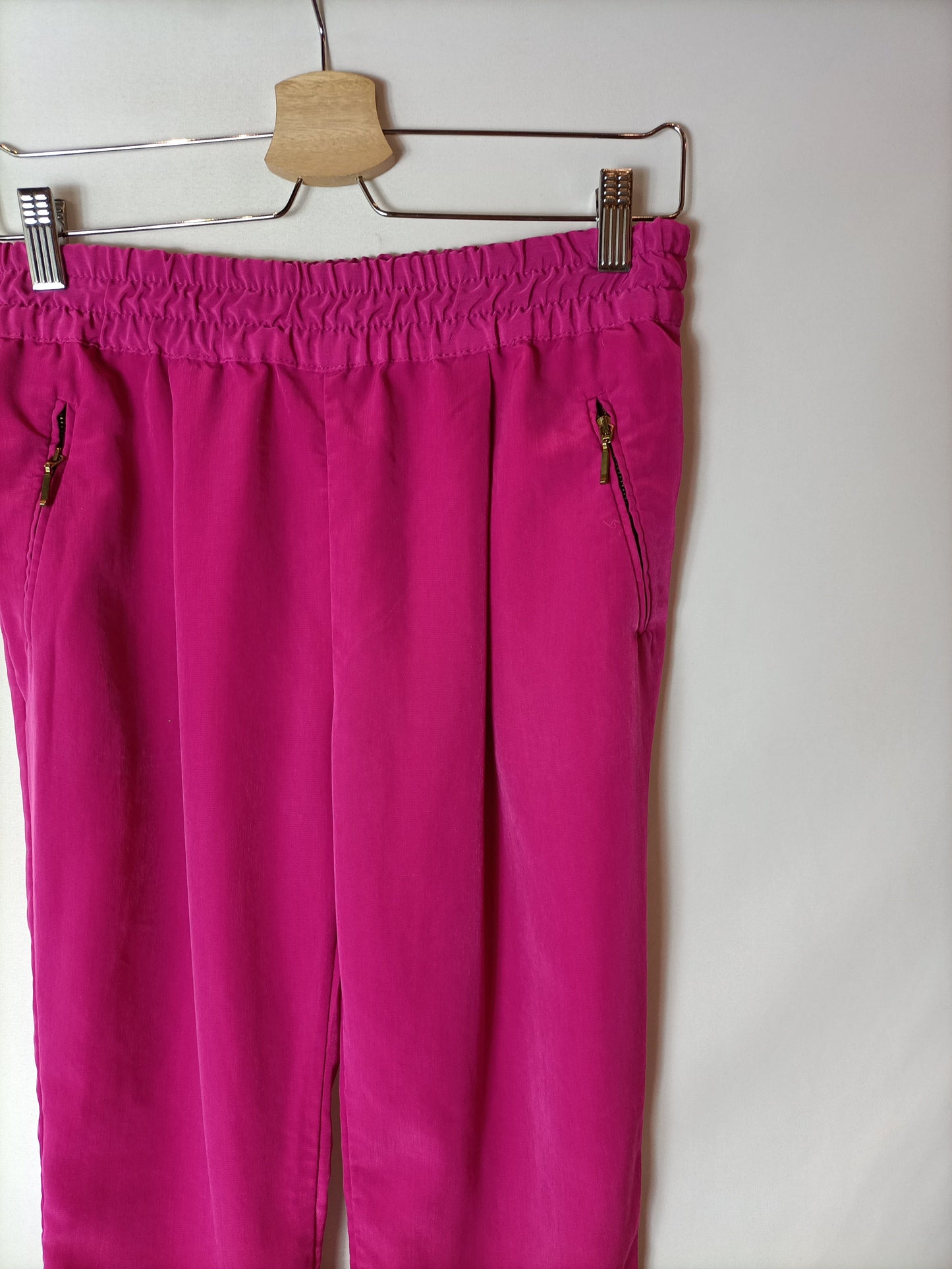 ZARA. Pantalón fluido rosa. T M