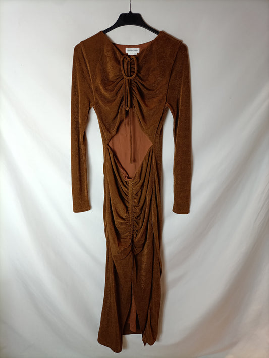 LOVERS AND FRIENDS. Vestido midi aperturas ocre. T S