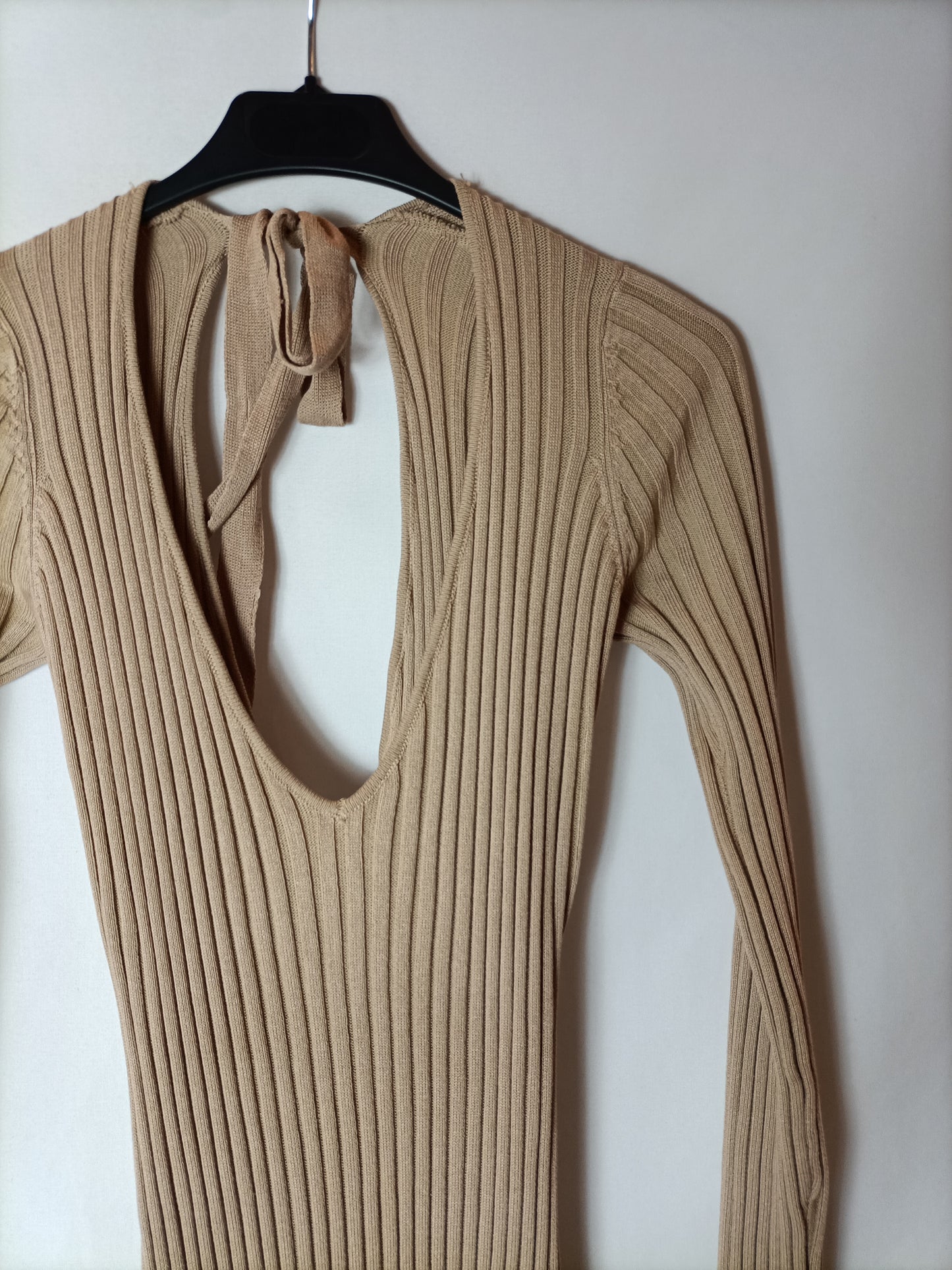 NBD. Vestido canalé beige oscuro .T S