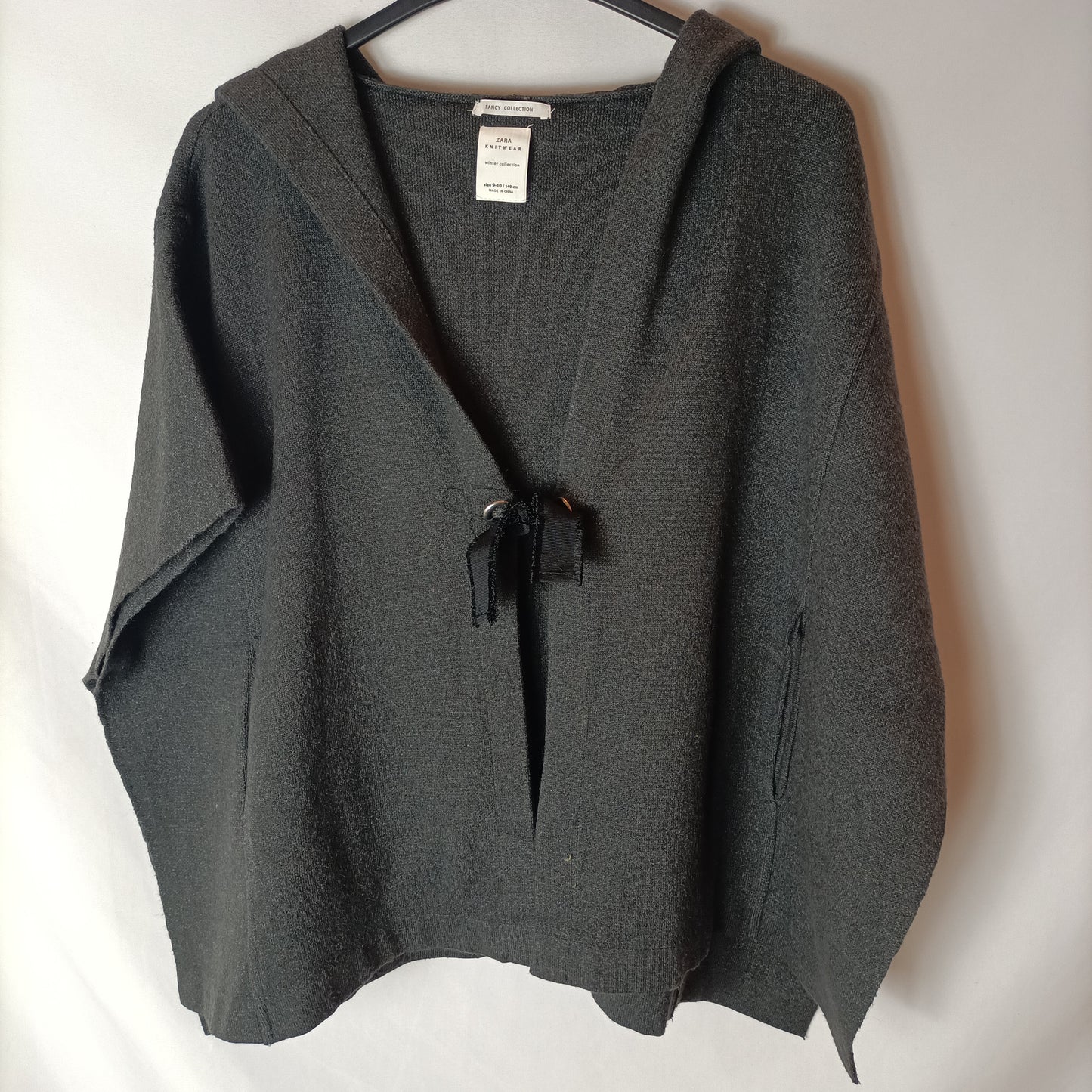 ZARA. Cárdigan gris capucha T.9/10 (xs)