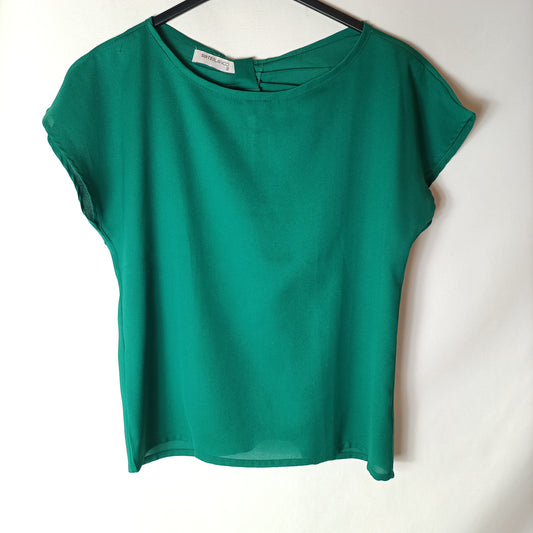 BLANCO. Blusa verde fluida T.s