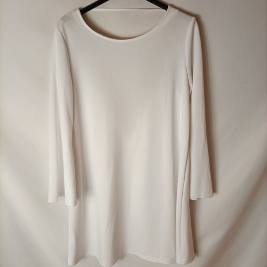 BELICCI. Vestido blanco detalle espalda. T M