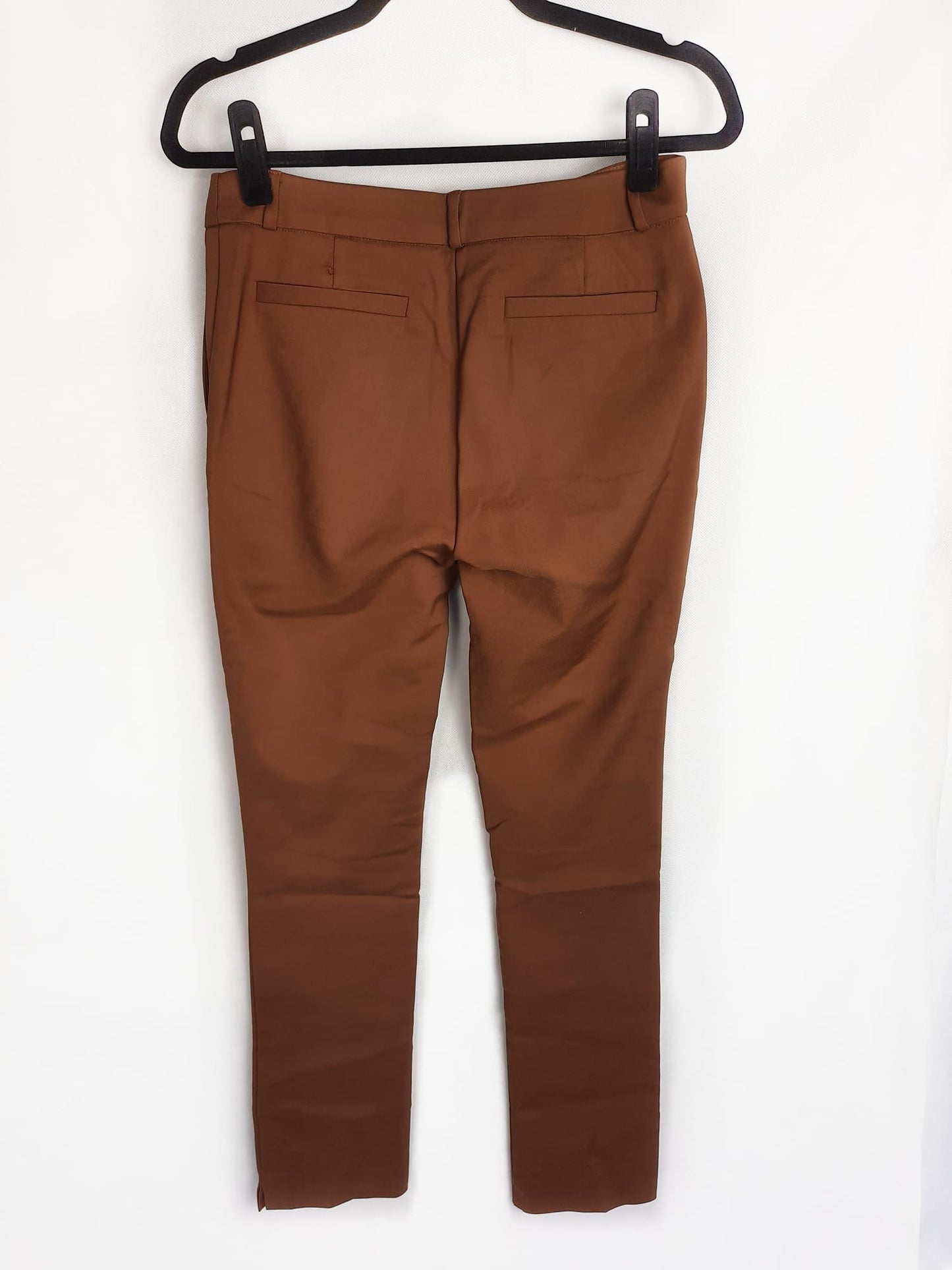 MANGO. Pantalones talla 38