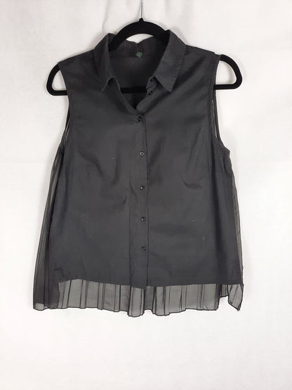 BENETTON. Camisa negra T. TU