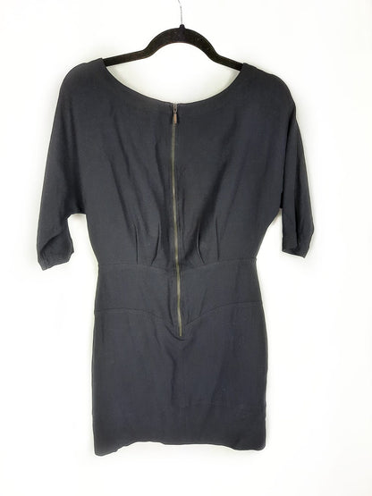 MASSIMO DUTTI. Vestido corto T. 36