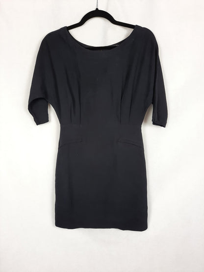 MASSIMO DUTTI. Vestido corto T. 36