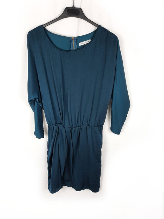 BERSHKA. Vestido verde  T.m