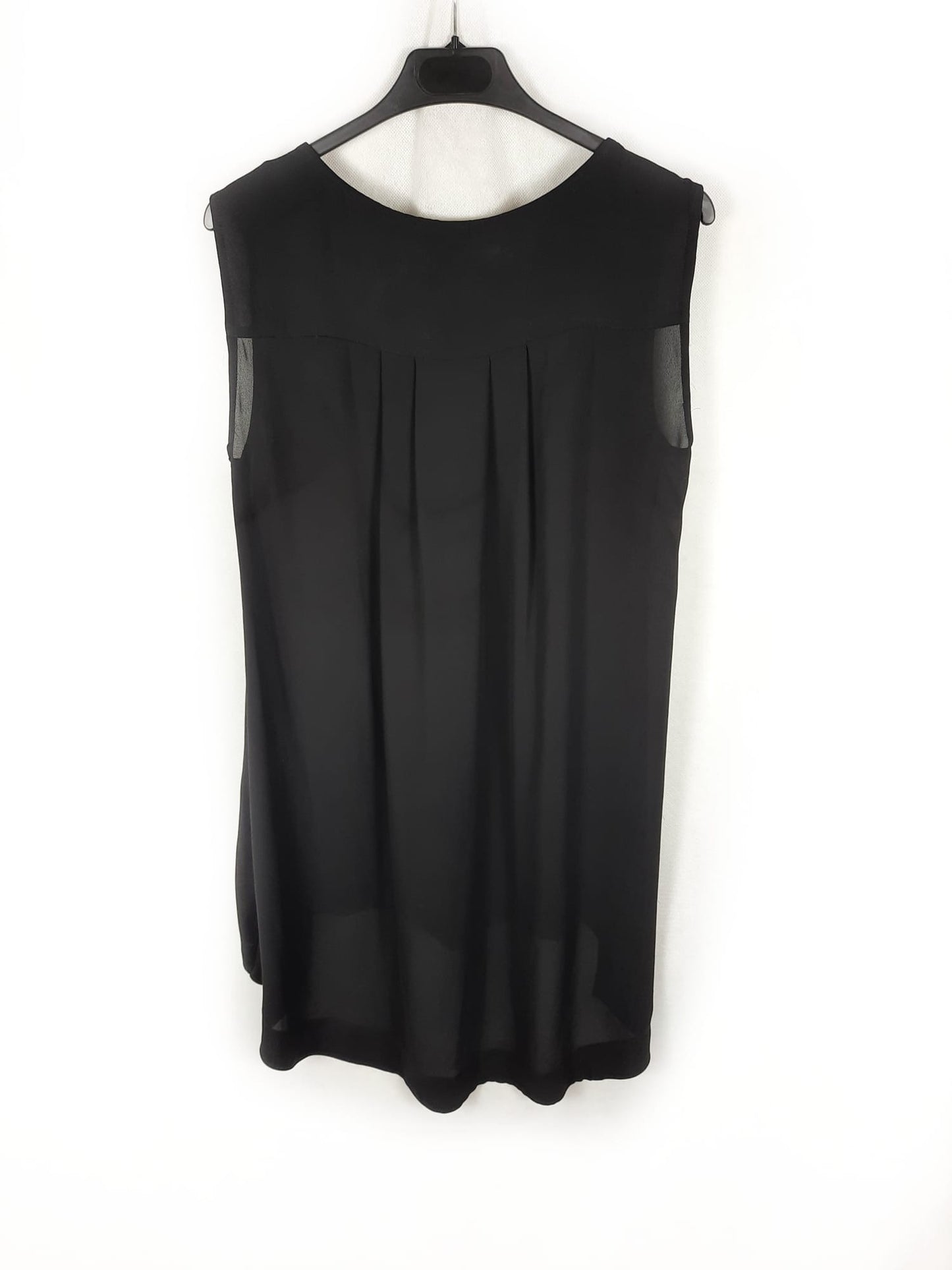 H&M. Blusa negra   T.40