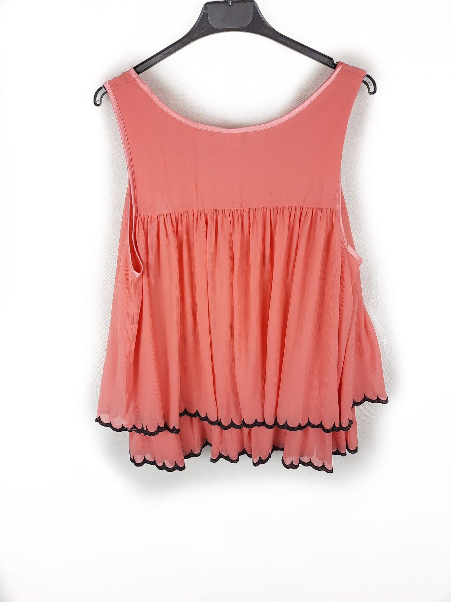 H&M.Top rosa volantes T.44