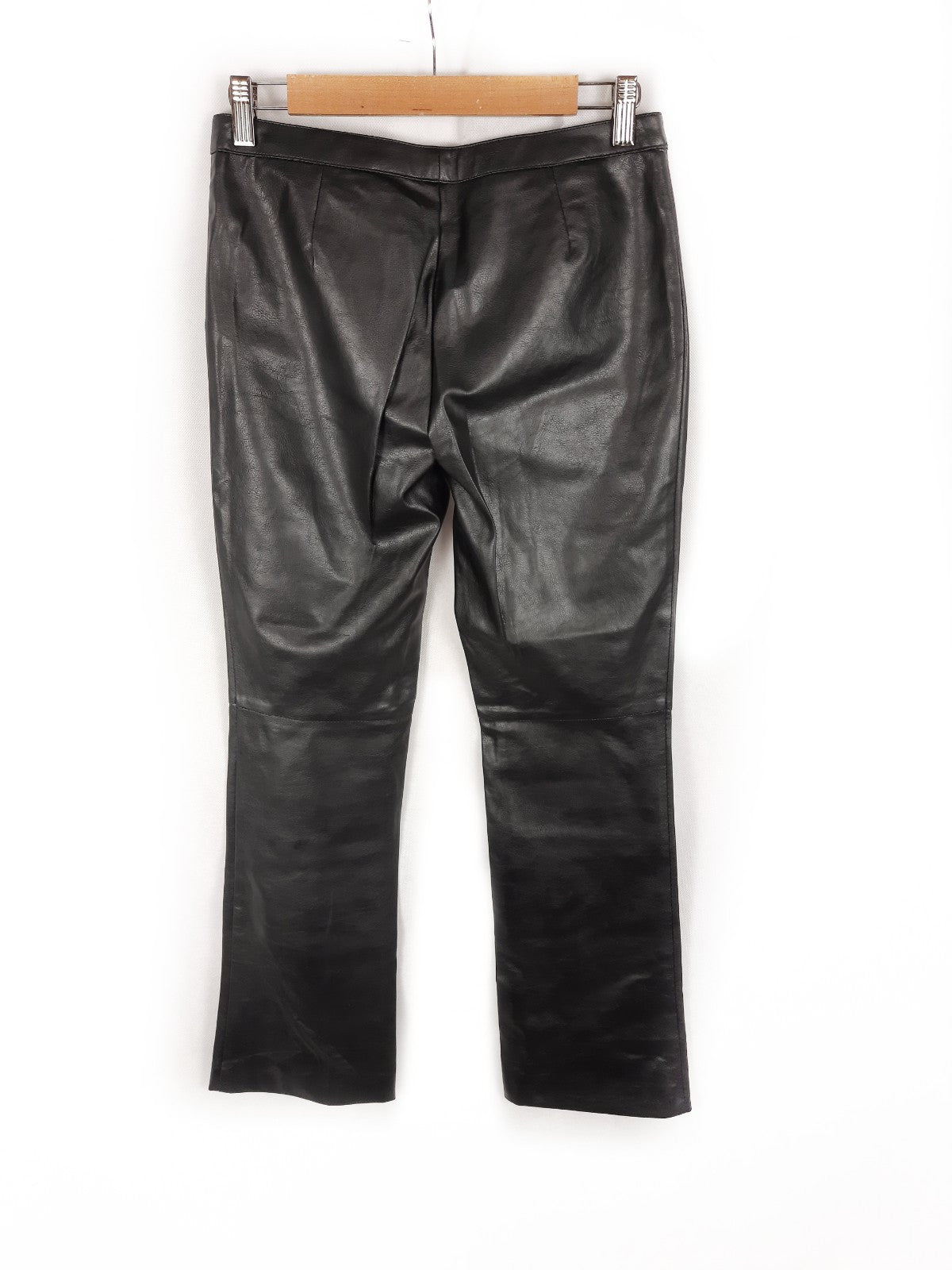 ZARA.Pantalón polipiel T.38