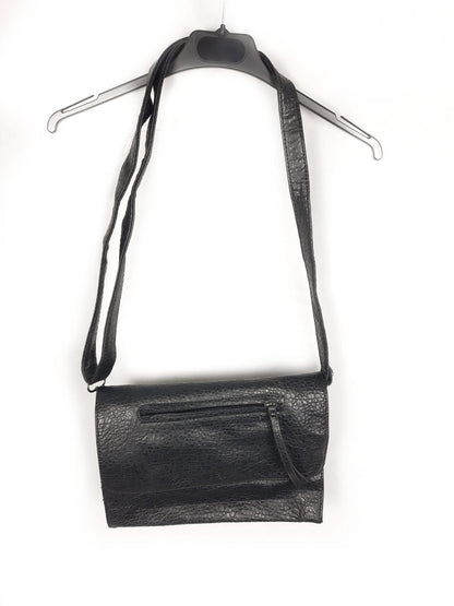 MISAKO.Bolso negro polipiel asa ajustable