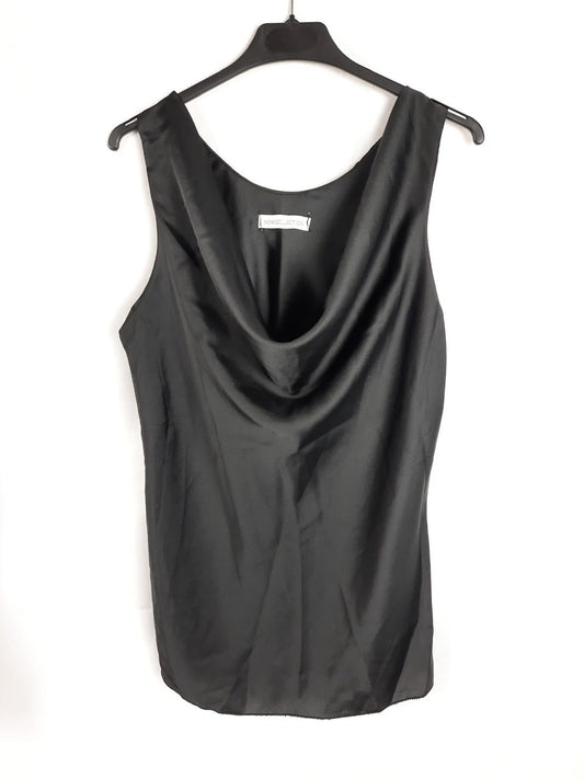 NEW COLLECTION.Blusa negra arreglada T.M/L