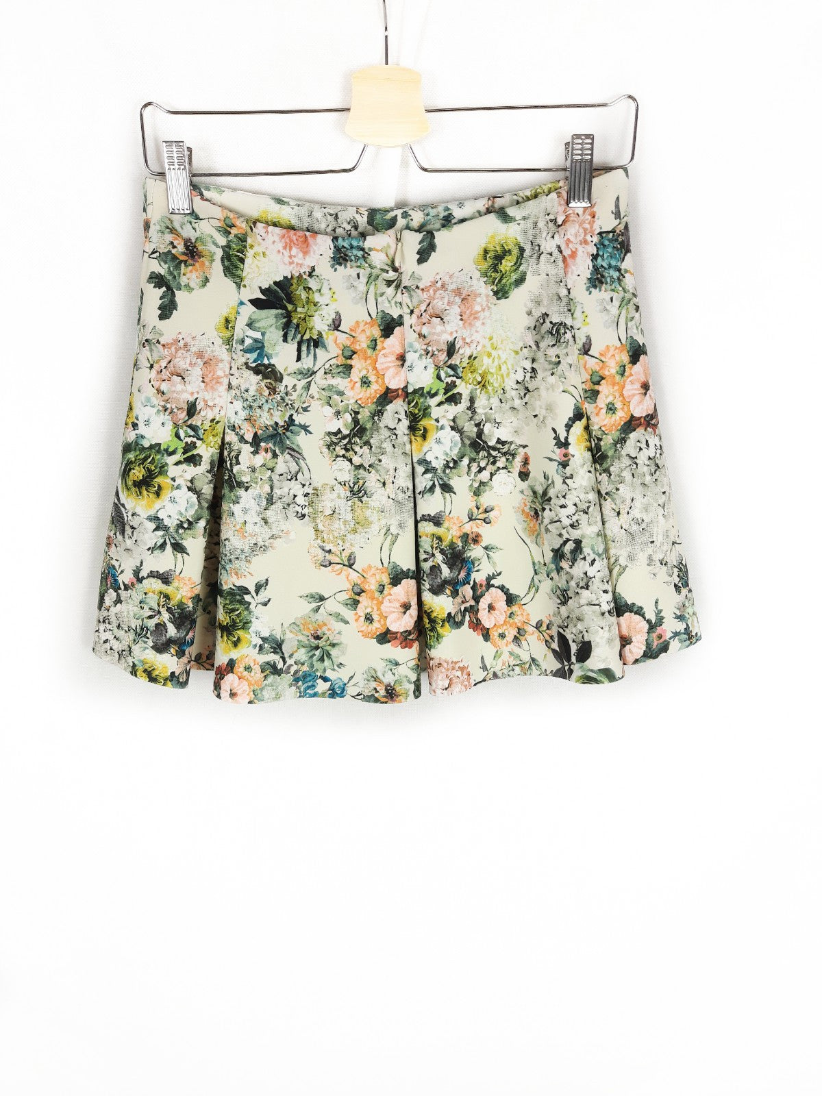 PULL&BEAR. Falda blanca estampado flores T .m