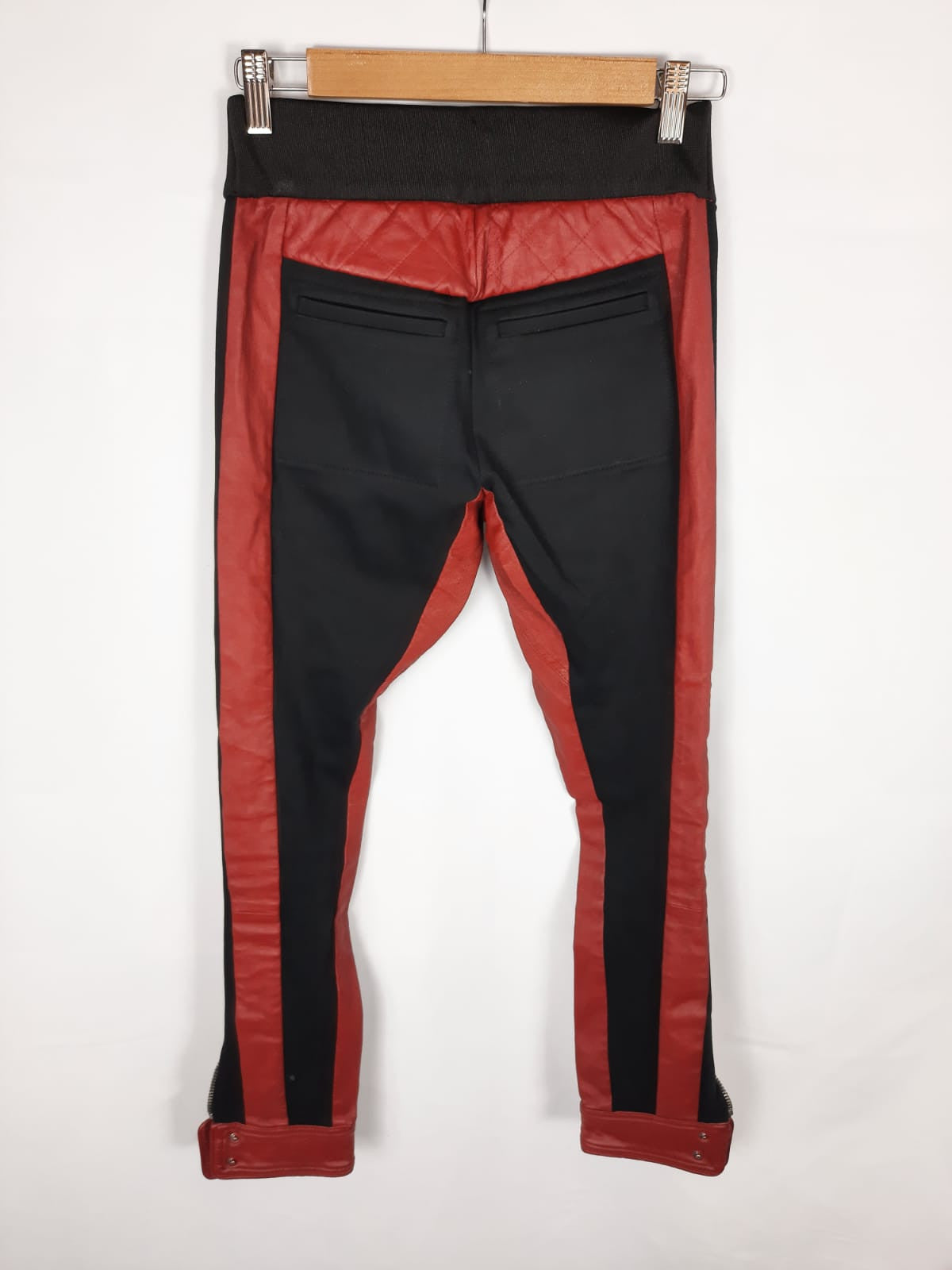 IRO. pantalon doble textura negro y rojo T.36