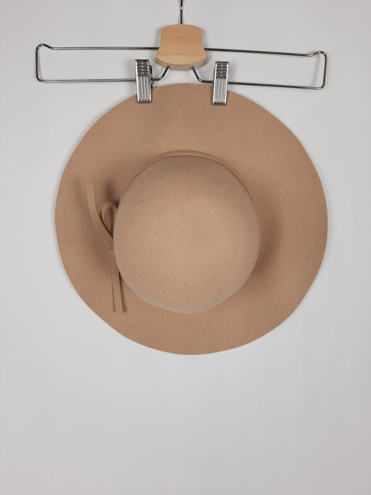 H&M. Sombrero talla M/56