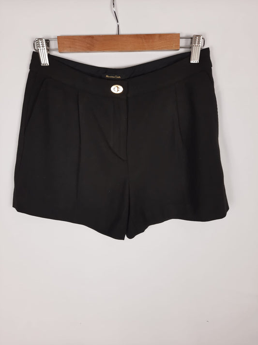 MASSIMO DUTTI. Short negro fluido T.36