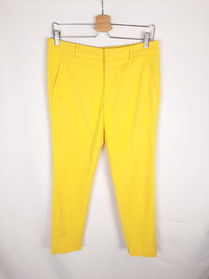 ZARA.Pantalones amarillos vestir T.36