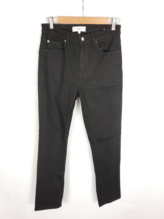 MANGO. Pantalón denim negro T.38