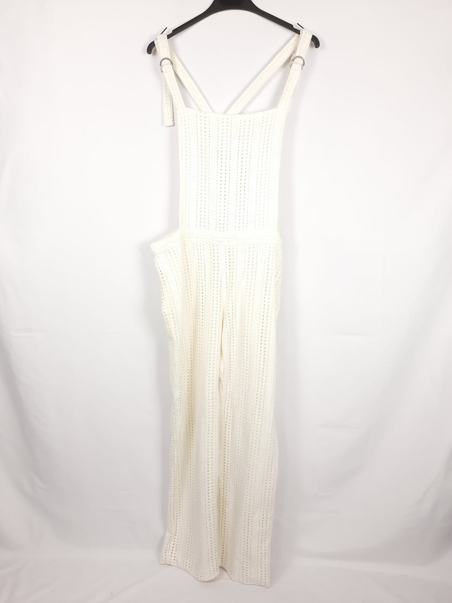 ZARA. peto beige troquelado T.m