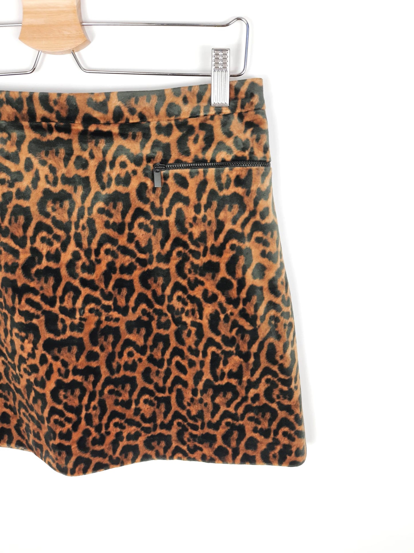 MANGO. Falda estampado leopardo T.36