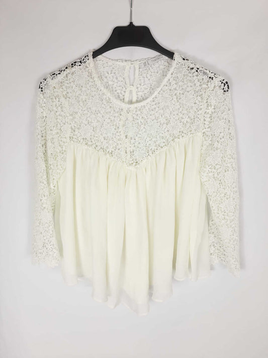 ZARA. Blusa blanca con parte superior de encaje T.m