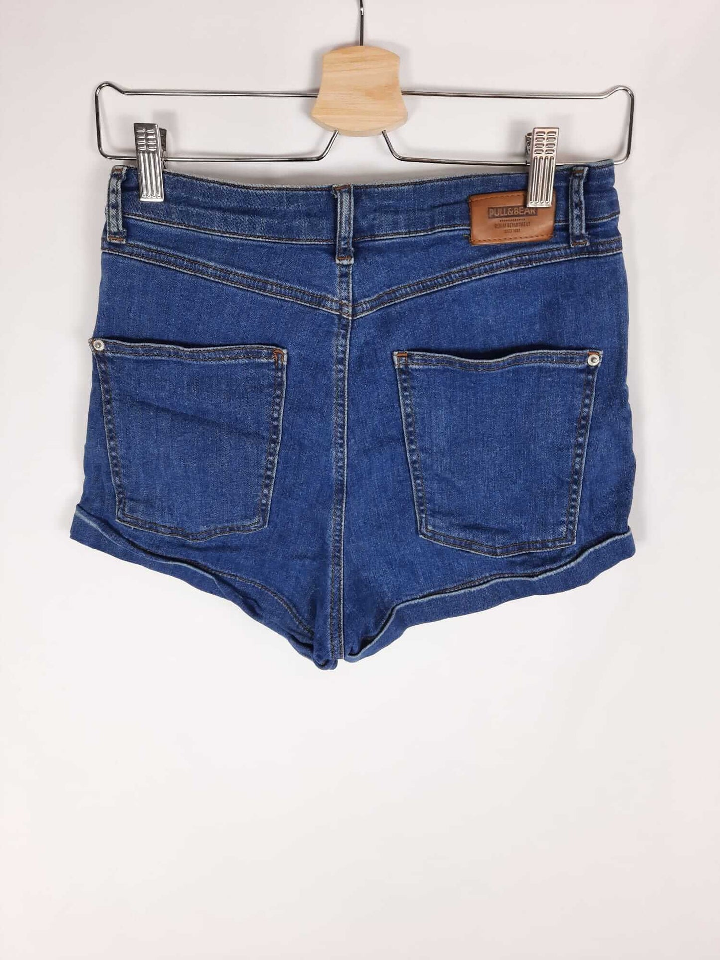 PULL&BEAR. short azul oscuro T.38