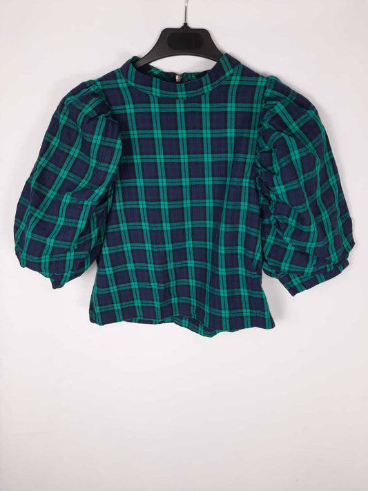 BERSHKA. Top de cuadros verde T.xs