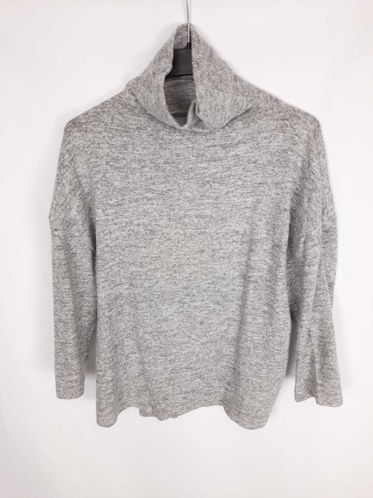 STRADIVARIUS. Jersey de cuello alto gris jaspeado T. s