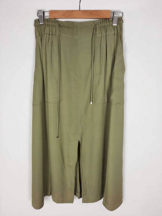 MASSIMO DUTTI. Falda verde midi fluida T.36