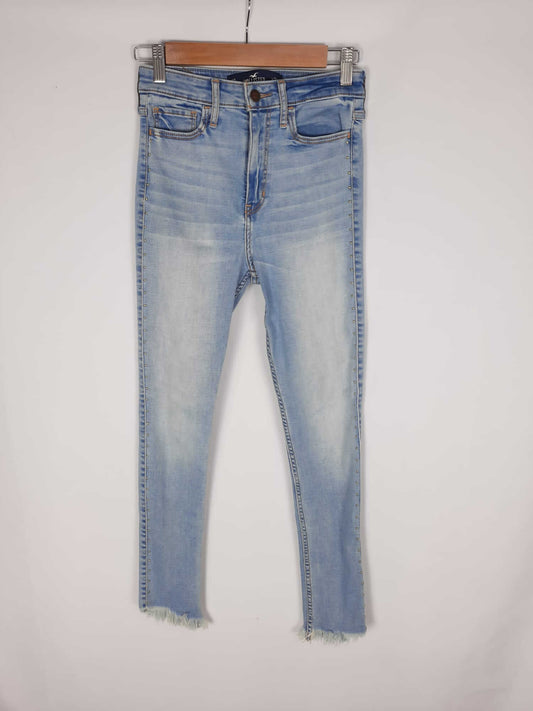 HOLLISTER. Pantalon vaquero tachuelas T. 32