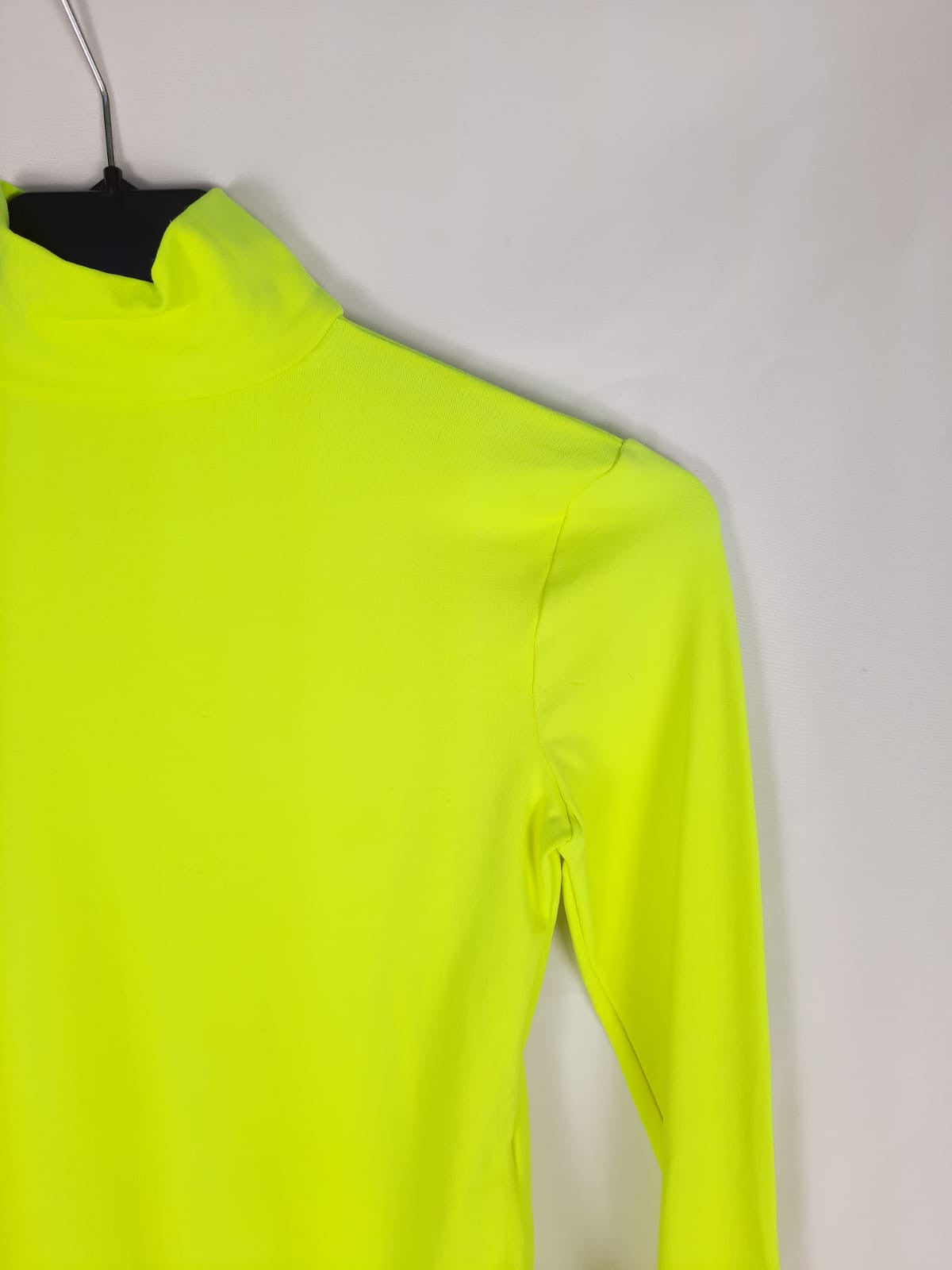 BERSHKA. body amarillo fluor T.XS