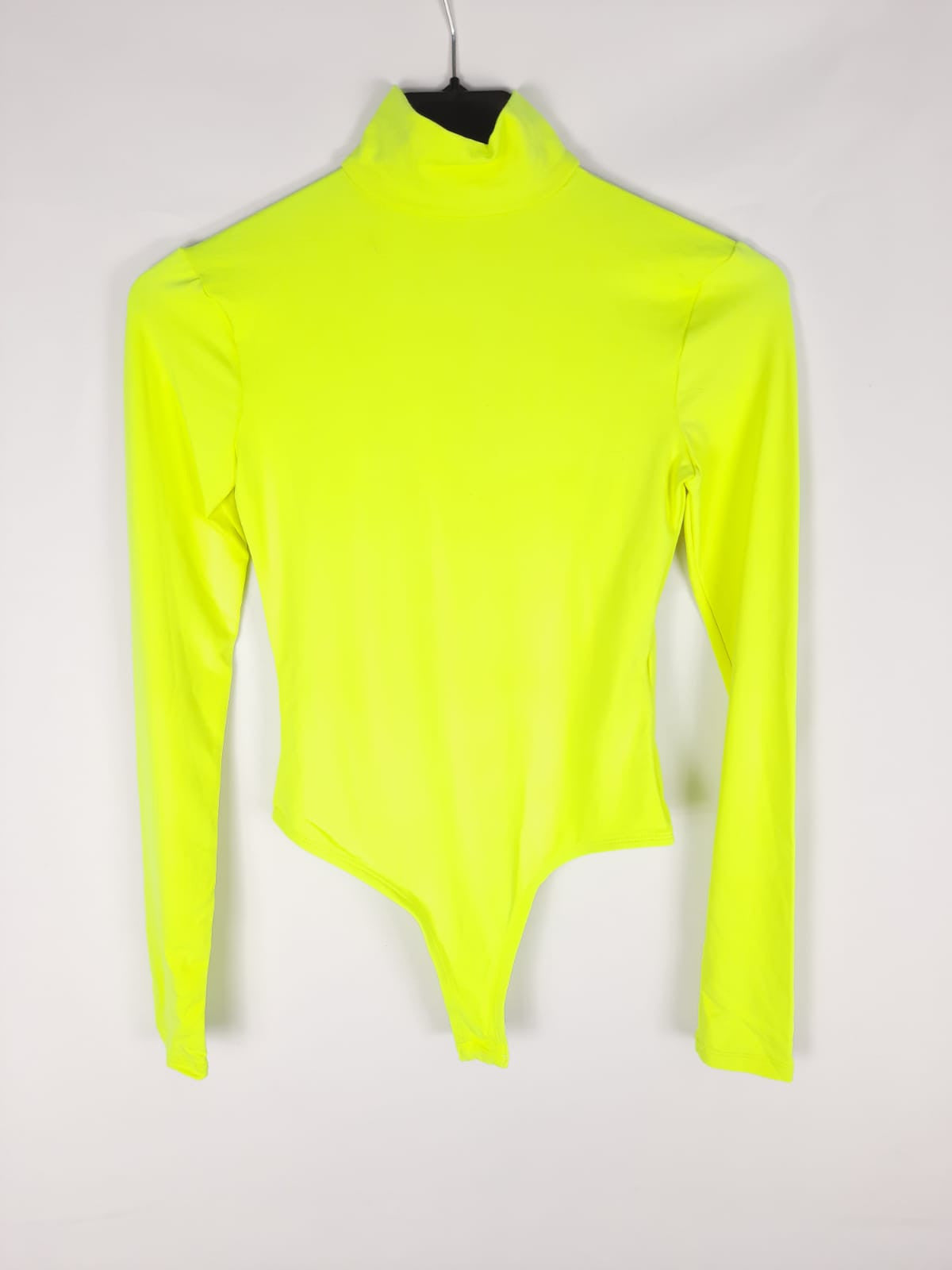 BERSHKA. body amarillo fluor T.XS