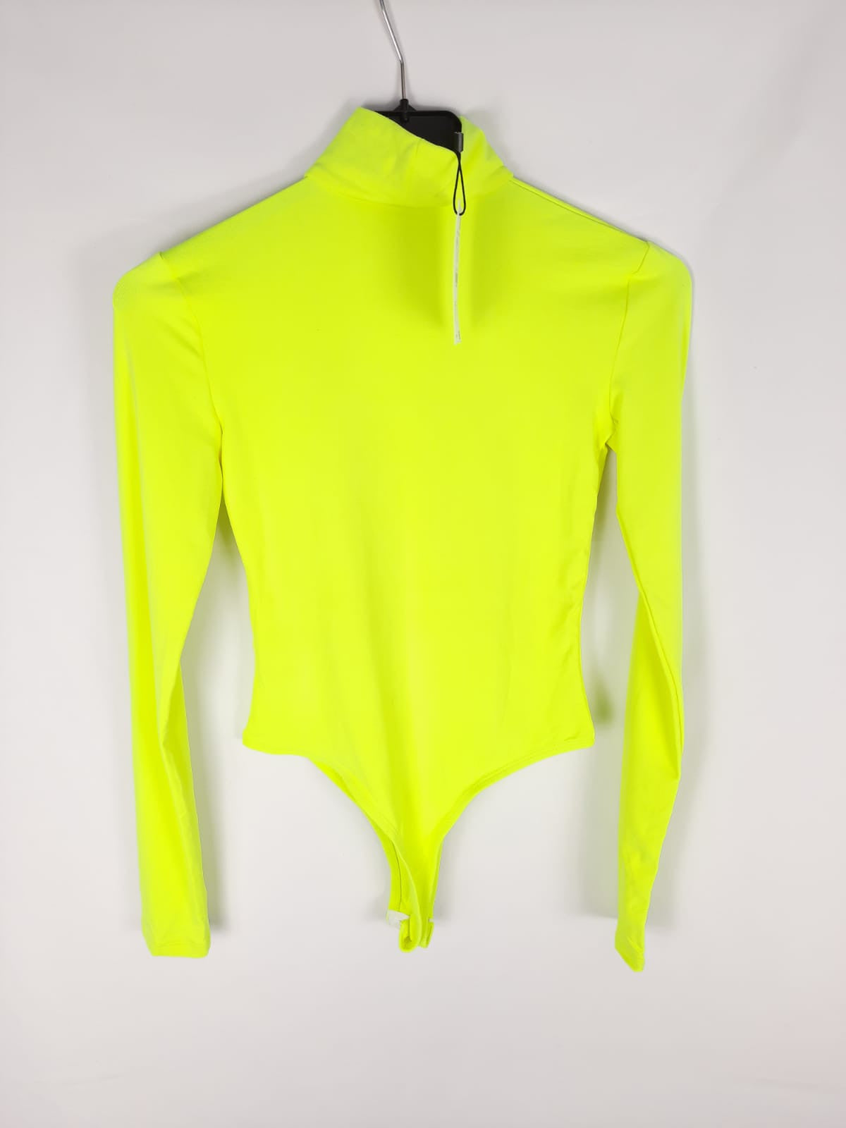 BERSHKA. body amarillo fluor T.XS