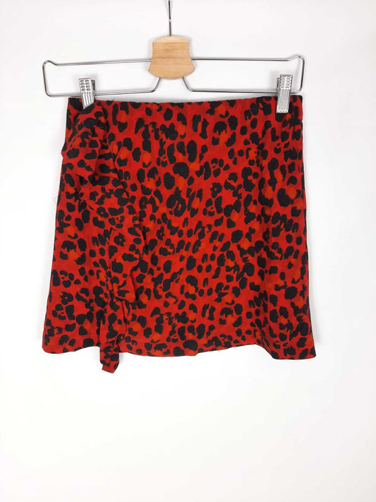 ZARA. Falda animal print roja T.xs