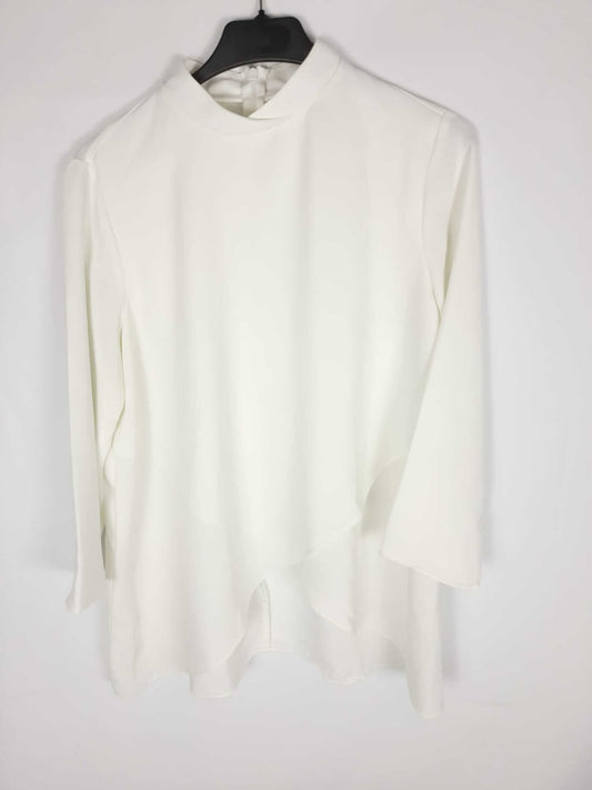 ZARA. Blusa blanca cruzada por delante T s