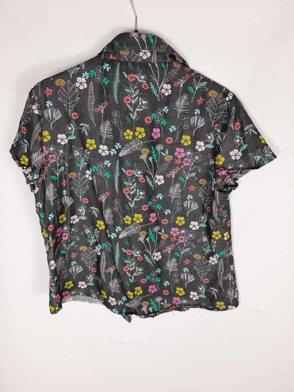 LCDW. Camisa gris estampado flores T. m