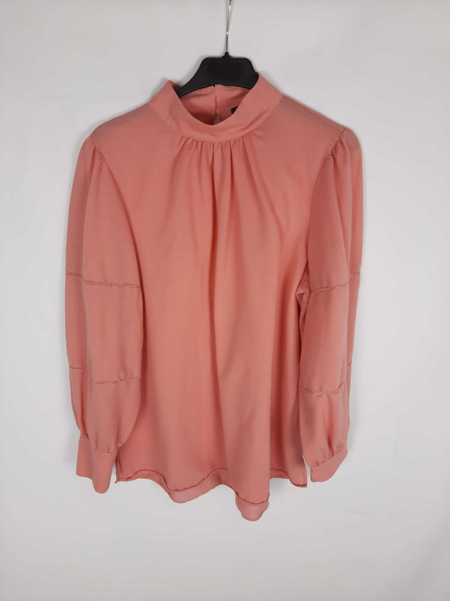 MASSIMO DUTTI. Blusa salmón mangas abullonadas T .xl